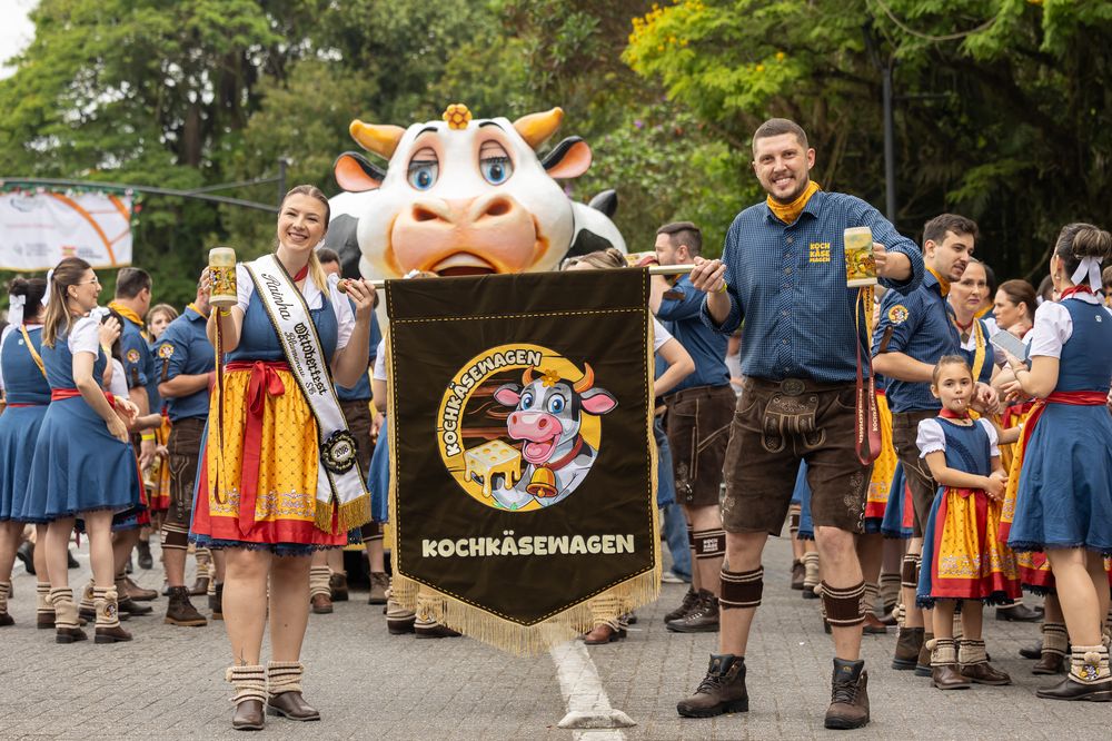 Kochk&auml;sewagen na Oktoberfest Blumenau