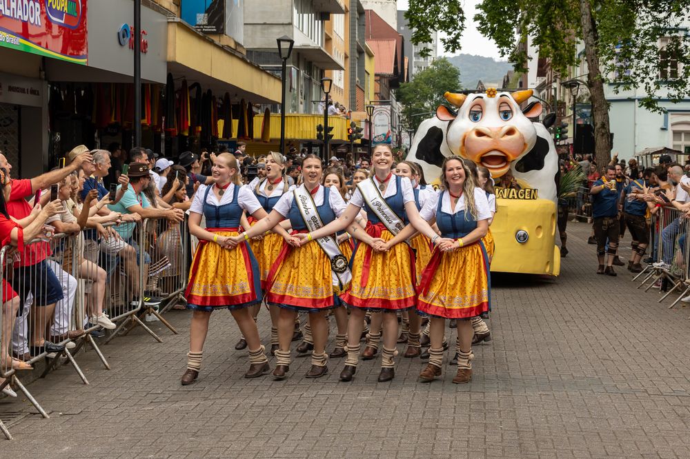 Kochk&auml;sewagen na Oktoberfest Blumenau