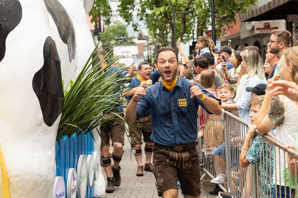 Kochk&auml;sewagen na Oktoberfest Blumenau