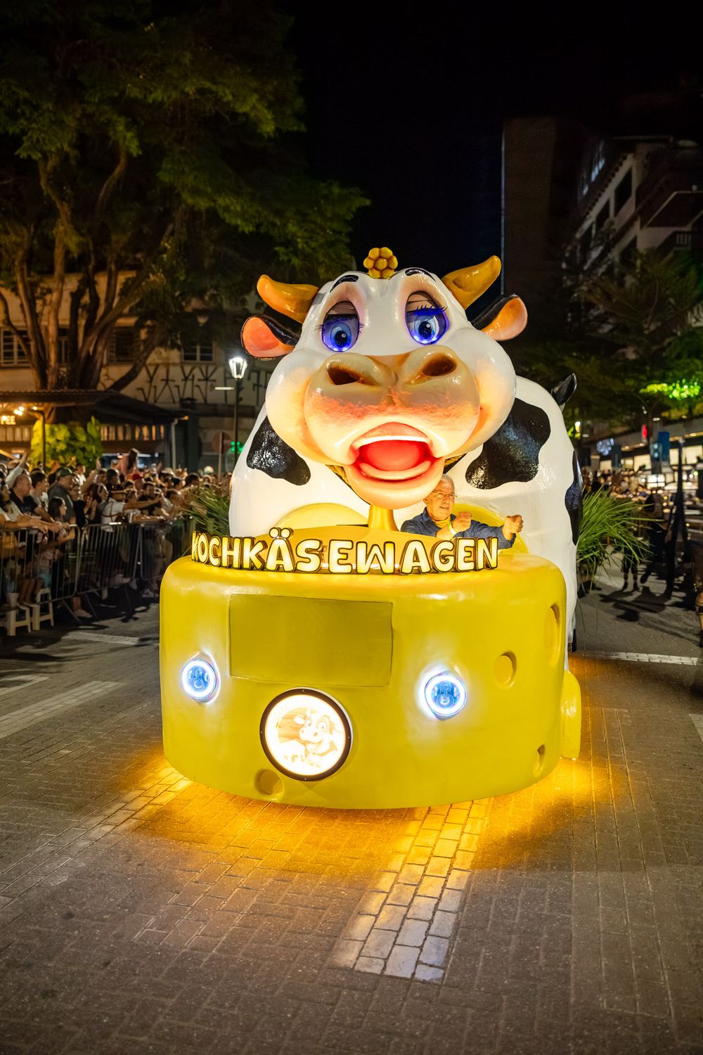Kochk&auml;sewagen na Oktoberfest Blumenau