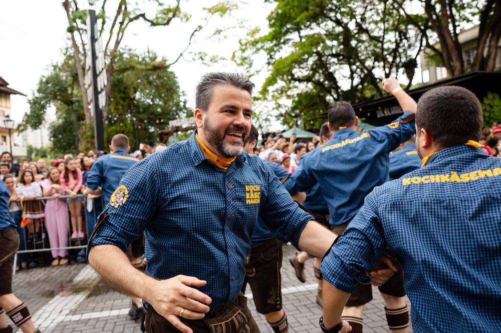 Kochk&auml;sewagen na Oktoberfest Blumenau