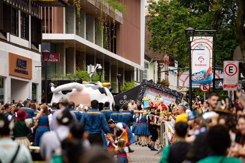 Kochk&auml;sewagen na Oktoberfest Blumenau